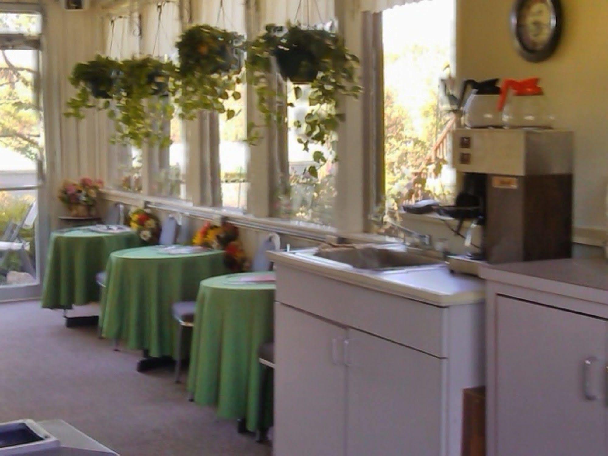 Ken Bar Lodge Gilbertsville 外观 照片