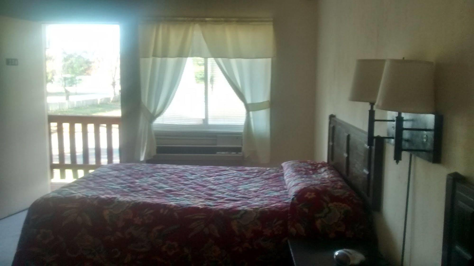 Ken Bar Lodge Gilbertsville 外观 照片